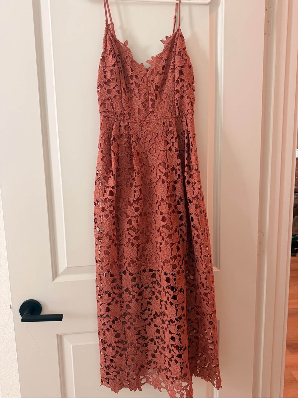 Astr Crochet Lace Spaghetti Strap Midi Dress in Dusty Rose